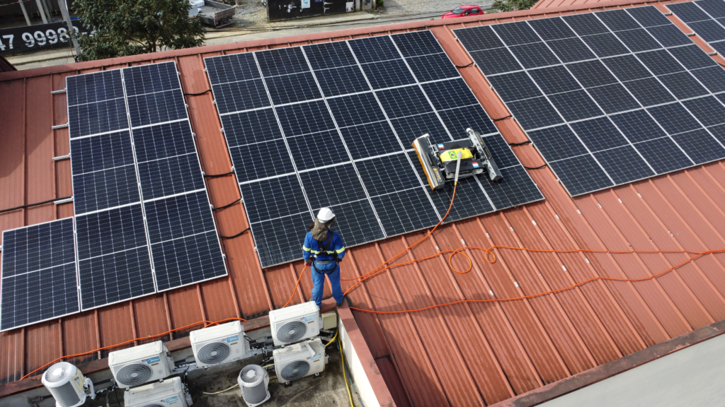 Manutenção de sistemas de energia solar fotovoltaica